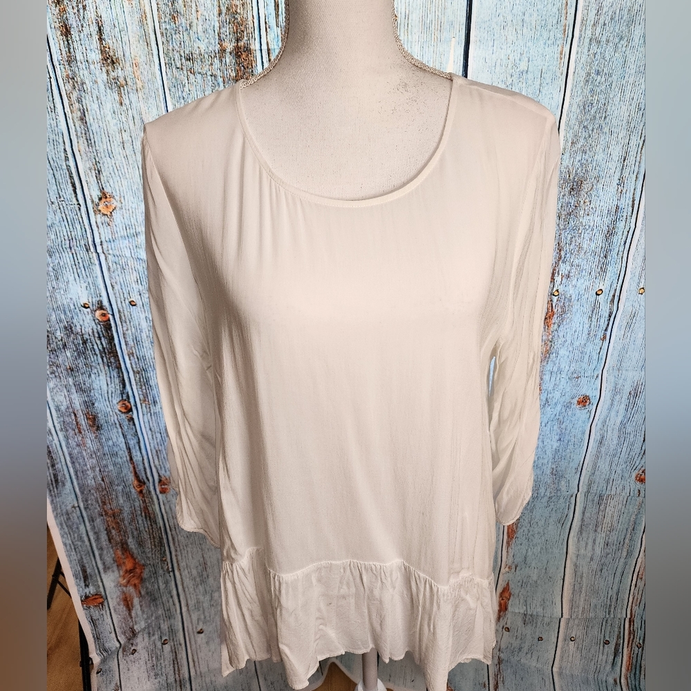 Vera Wang Semi-Sheer Rounded Neck Tunic - Picture 2 of 12